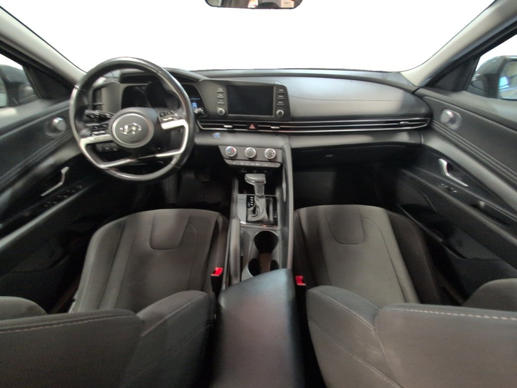 2022 Hyundai Elantra BASE