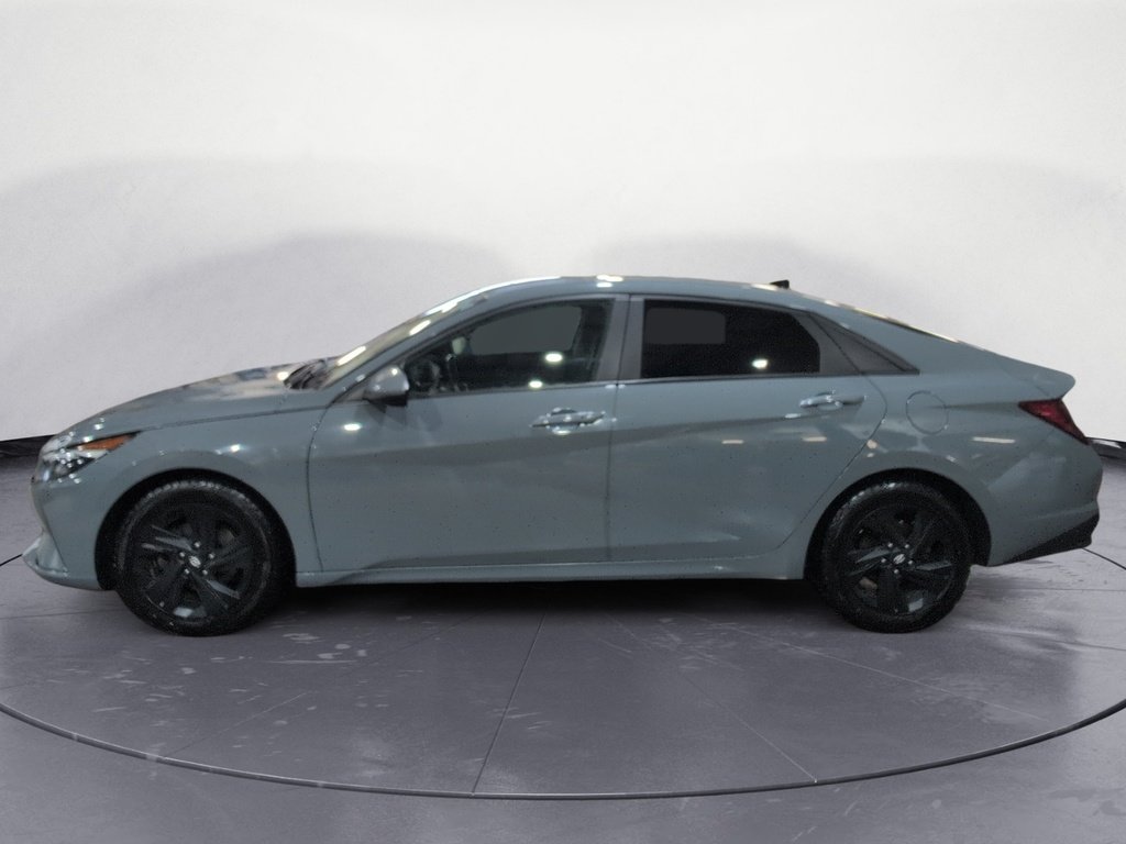 2022 Hyundai Elantra BASE