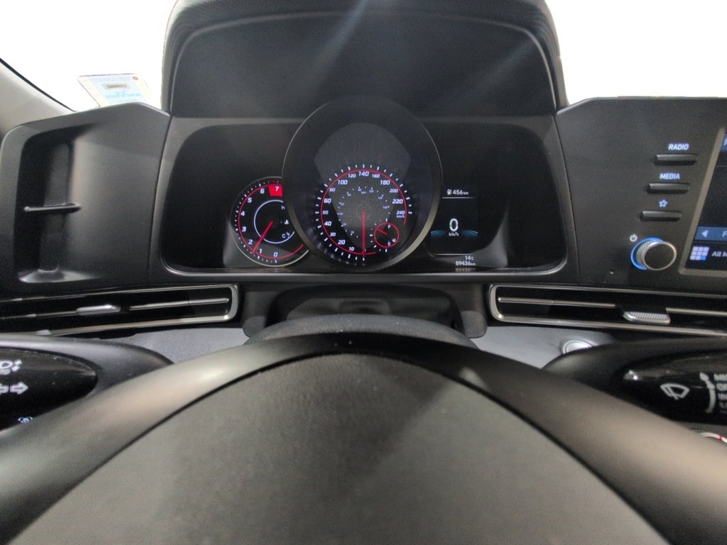 2022 Hyundai Elantra BASE