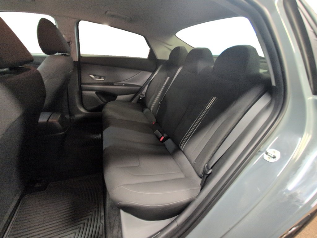 2022 Hyundai Elantra BASE