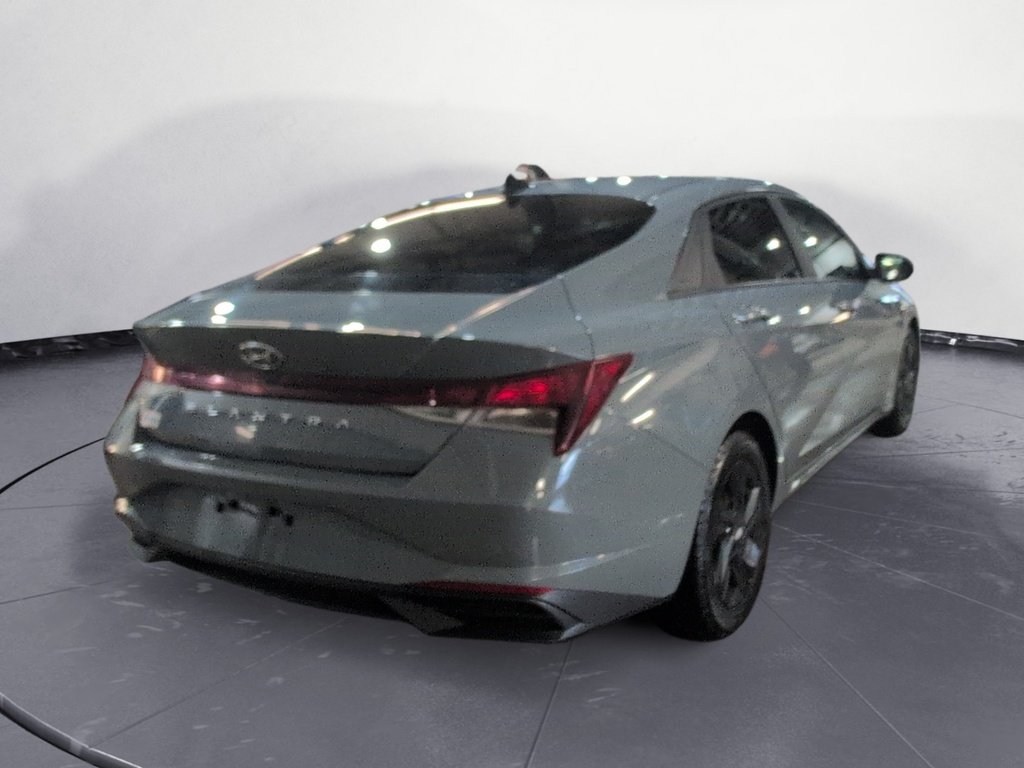 2022 Hyundai Elantra BASE