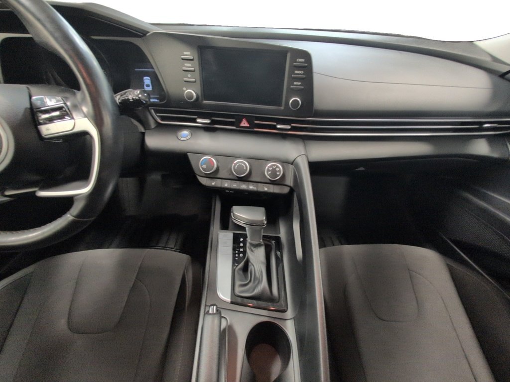 2022 Hyundai Elantra BASE