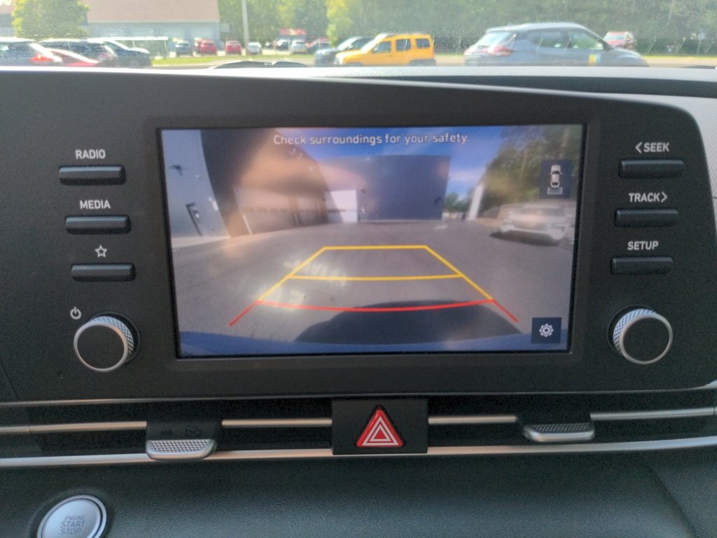 Hyundai Elantra Preferred - Fresh Trade 2023