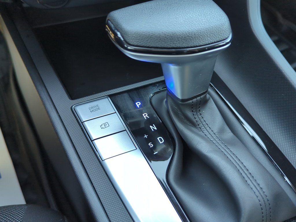 Hyundai Elantra ESSENTIAL 2024