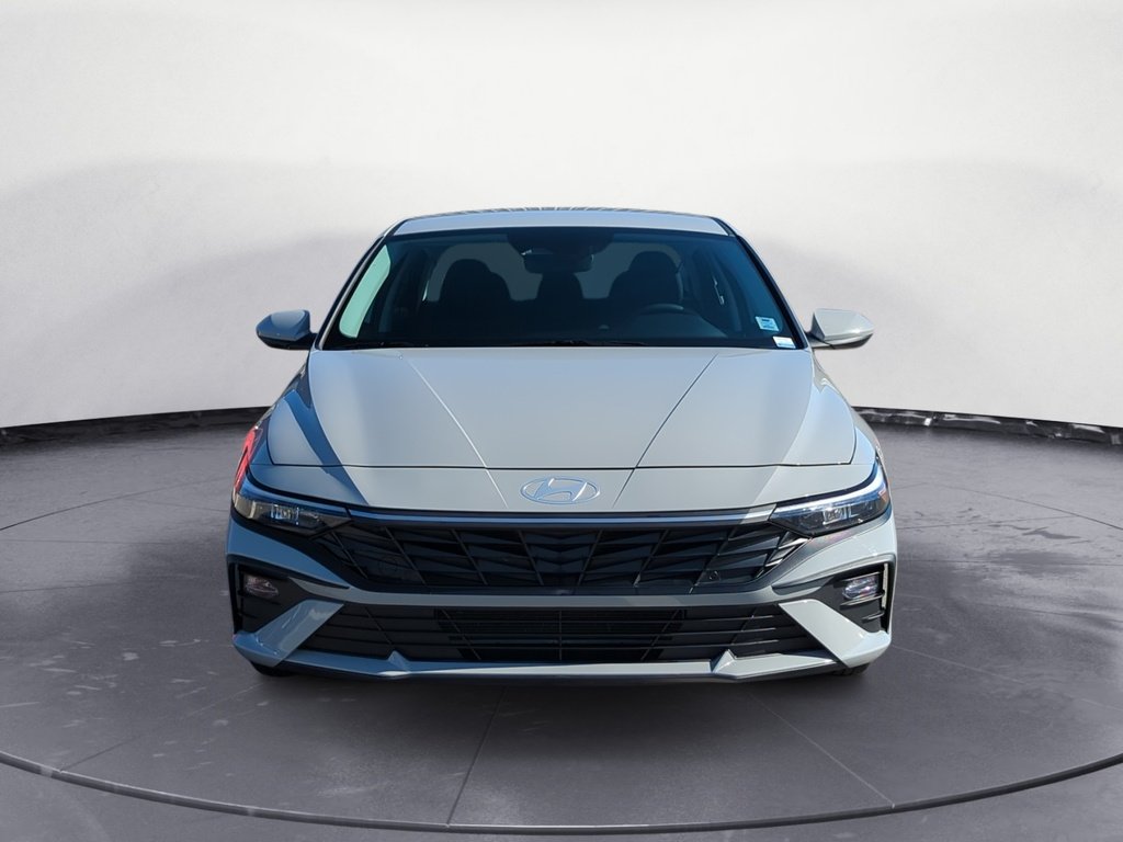 Hyundai Elantra ESSENTIAL 2024