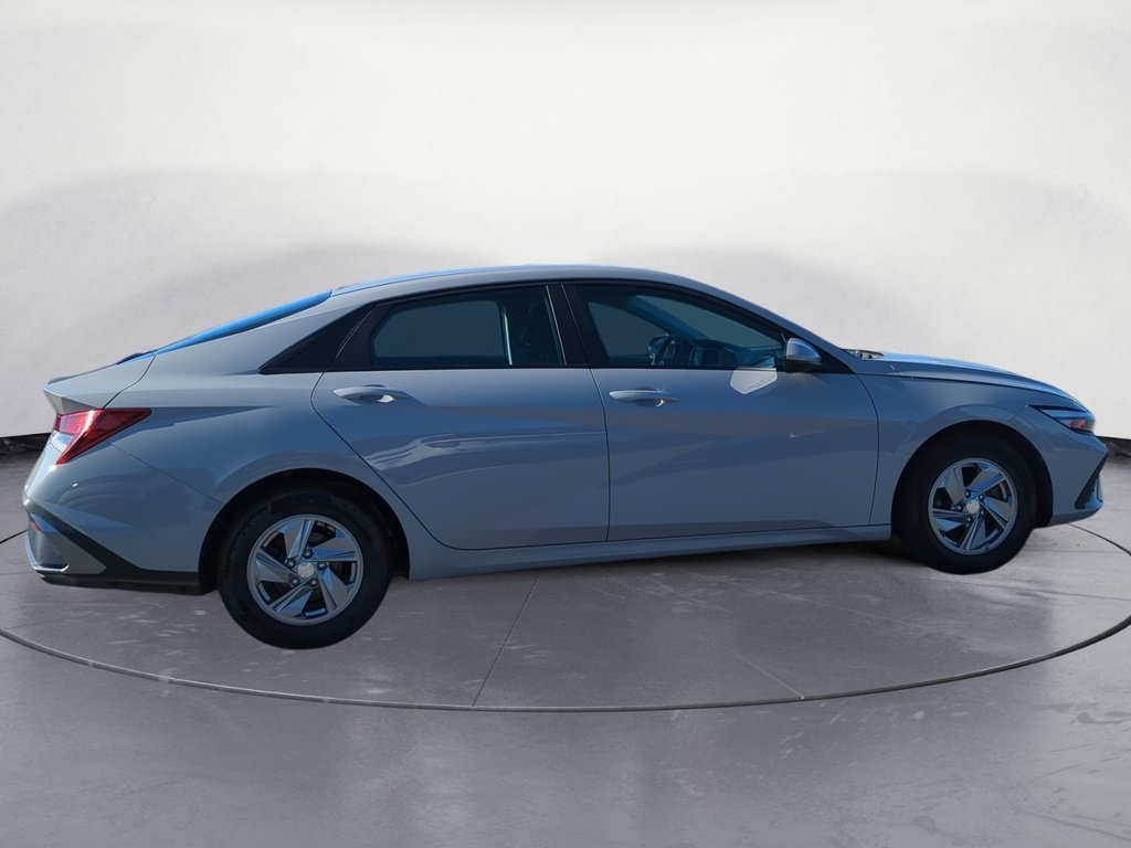 Hyundai Elantra ESSENTIAL 2024