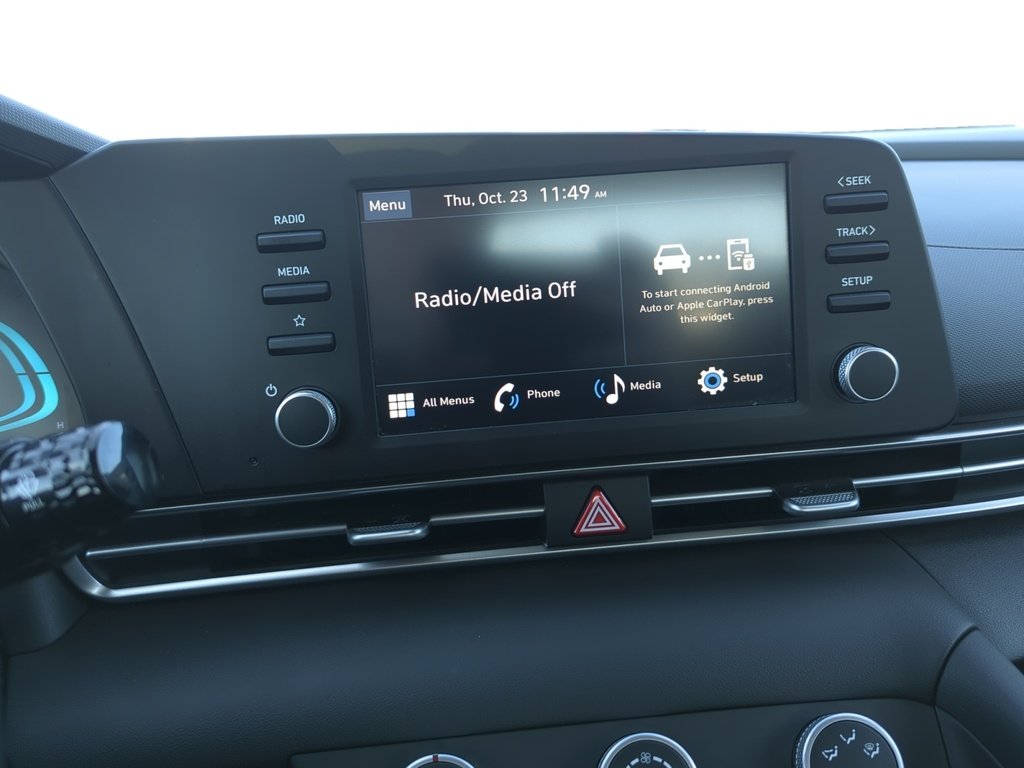 Hyundai Elantra ESSENTIAL 2024