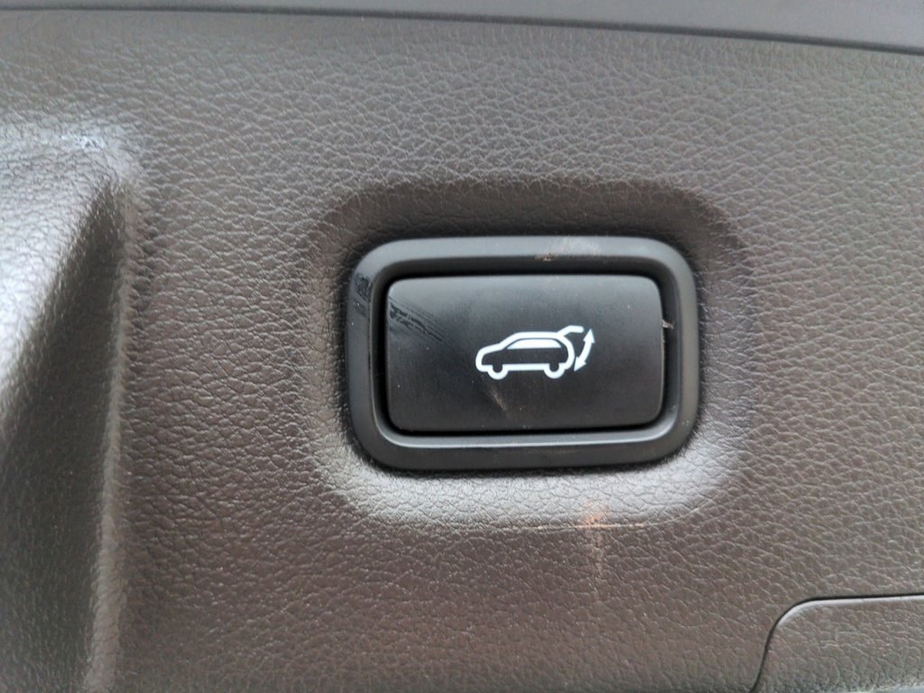 2022 Hyundai Santa Fe Plug-In Hybrid PLUG IN HYBRID LOW LOW KMS!!