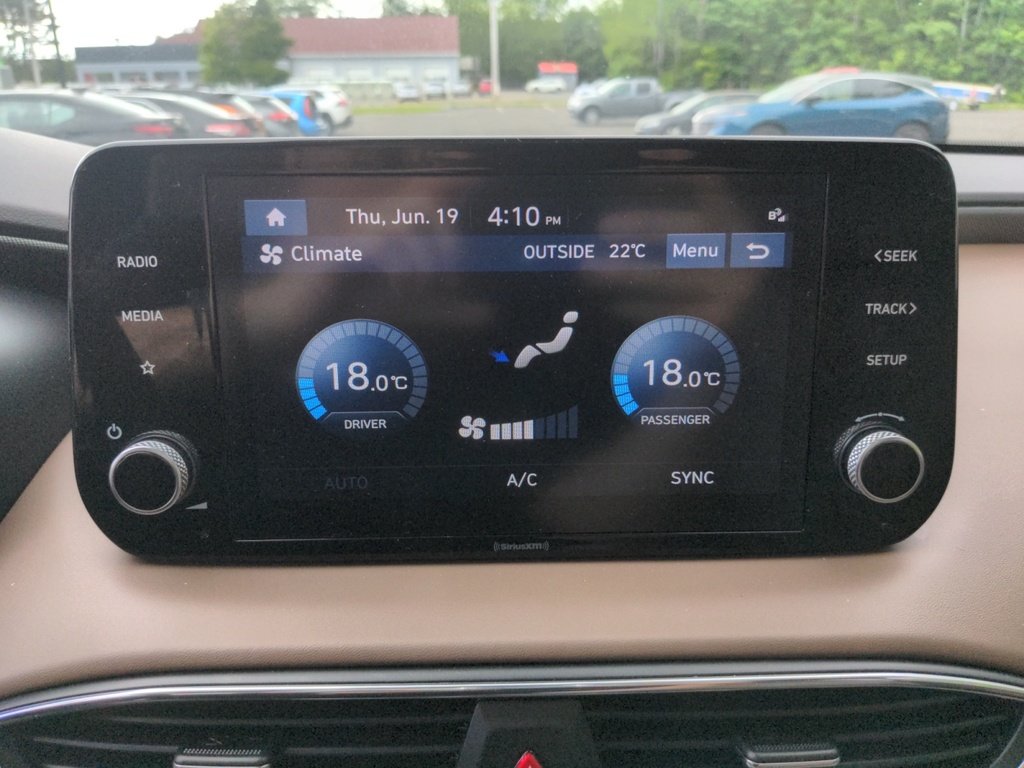 2022 Hyundai Santa Fe Plug-In Hybrid PLUG IN HYBRID LOW LOW KMS!!