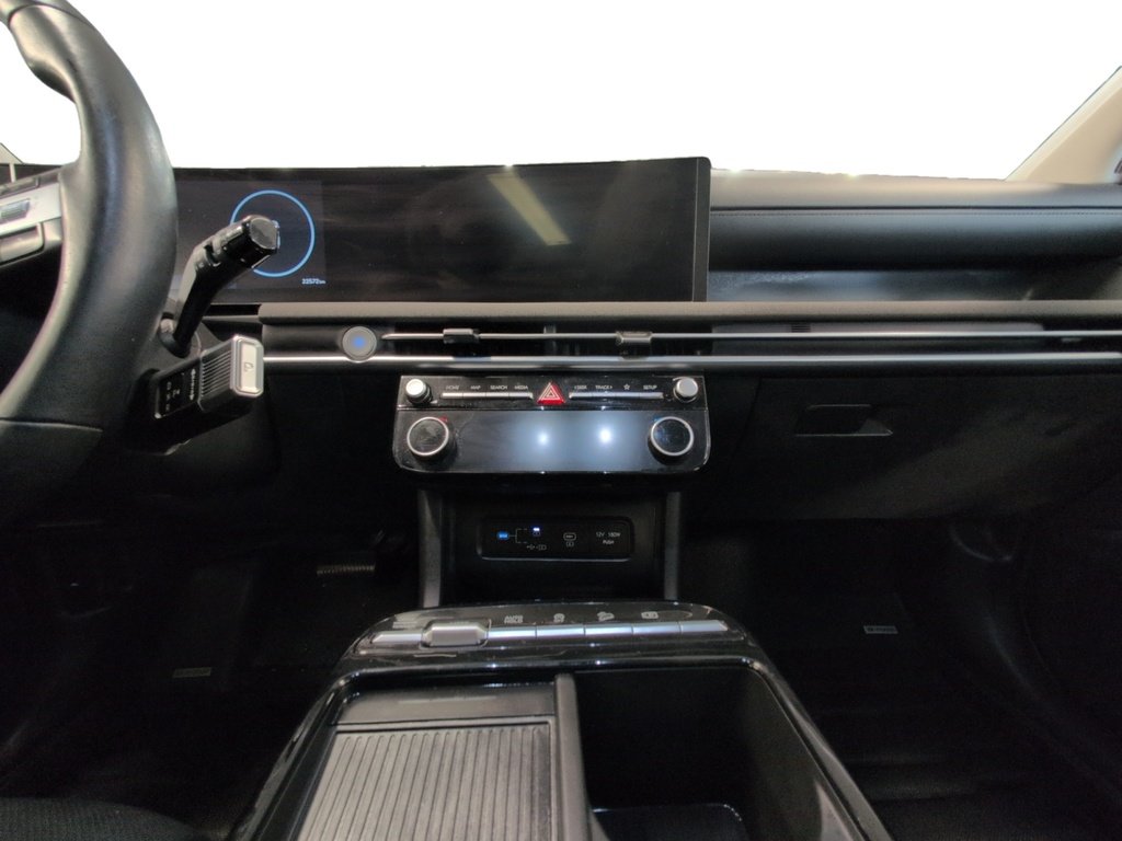 2025 Hyundai Tucson PREFERRED- HEATED SEATS!