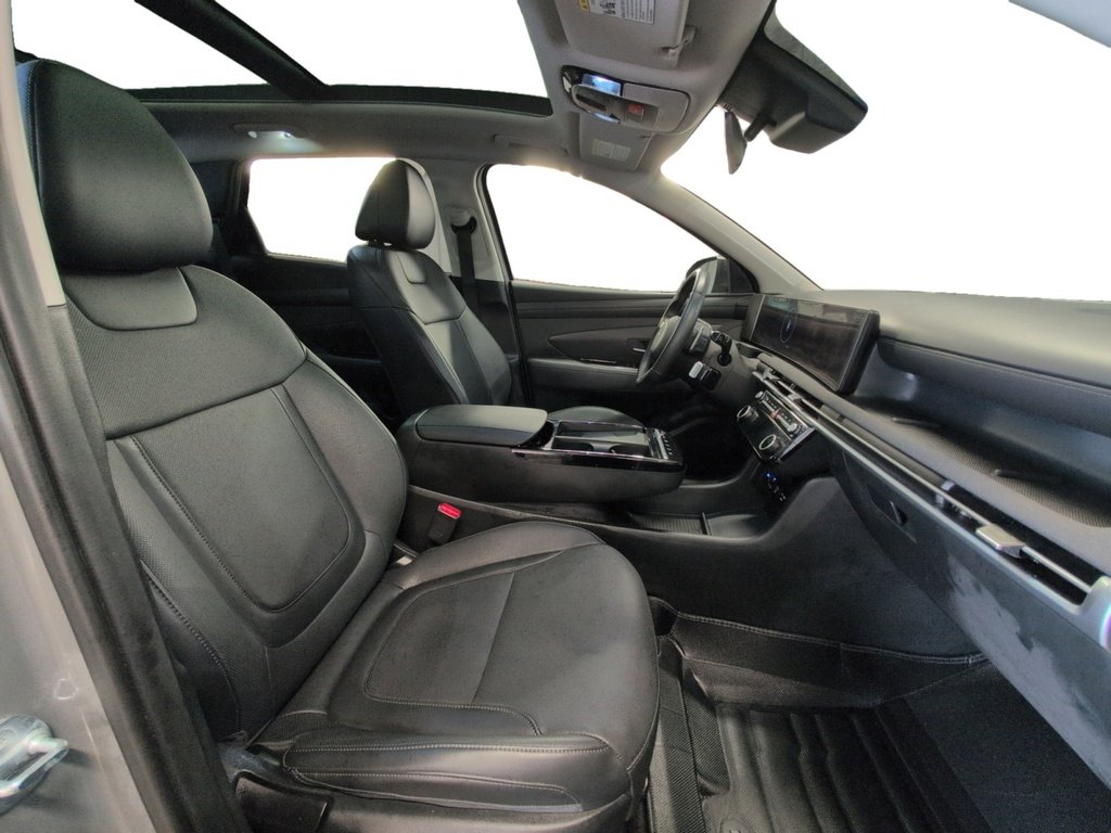 2025 Hyundai Tucson PREFERRED- HEATED SEATS!