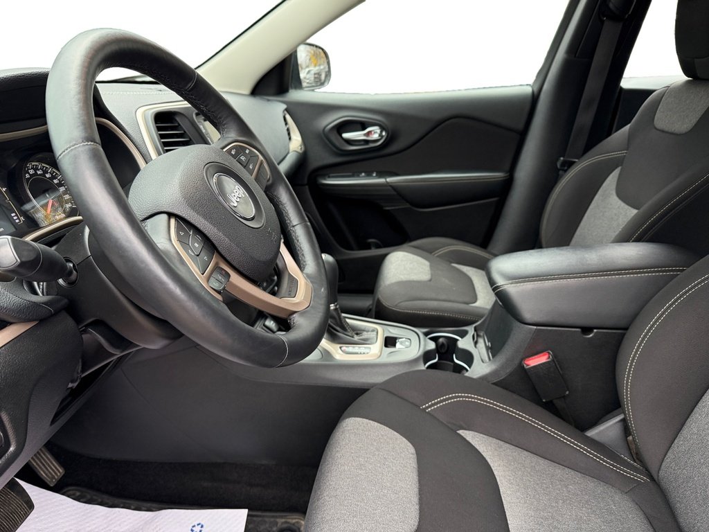 2014 Jeep Cherokee SPORT