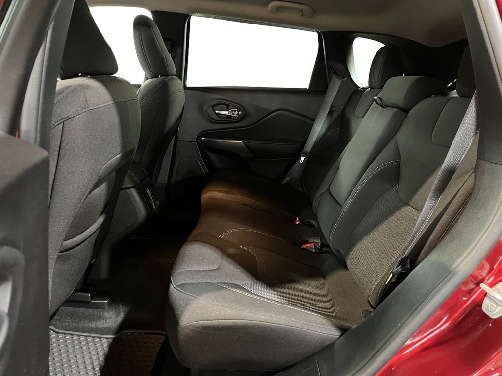 2021 Jeep Cherokee SPORT