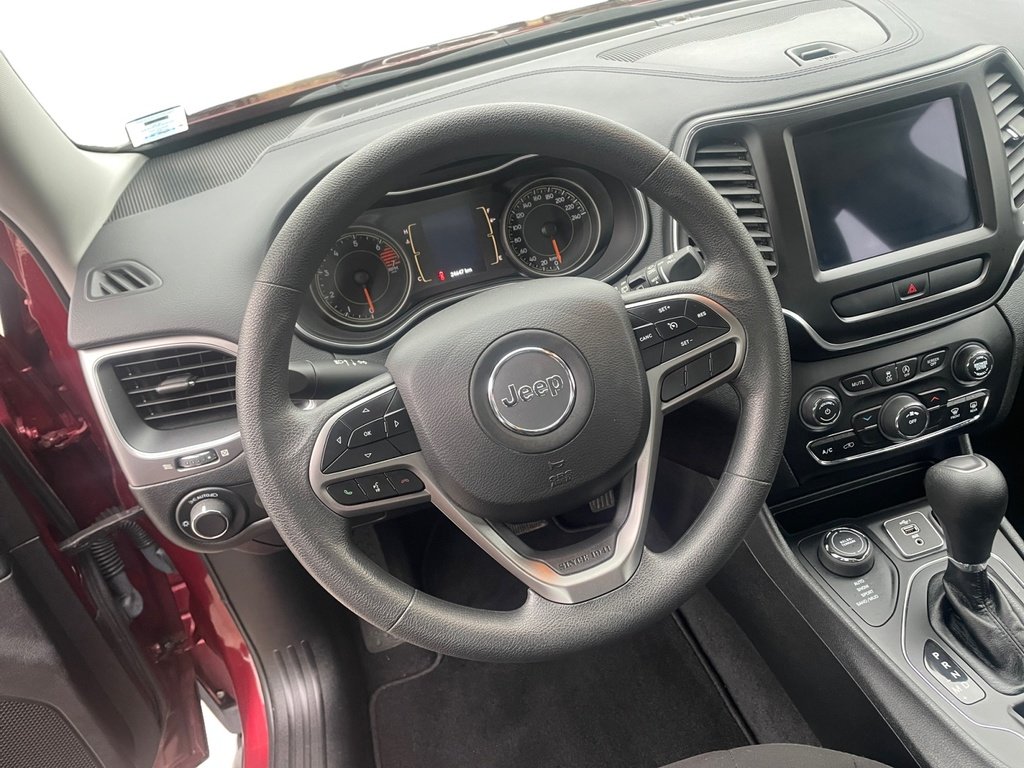 2022 Jeep Cherokee SPORT