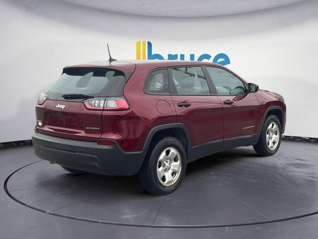 2022 Jeep Cherokee SPORT