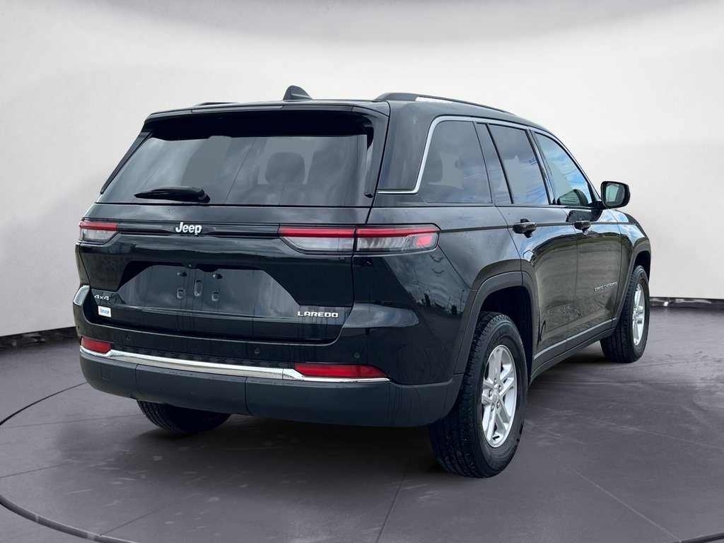 Jeep Grand Cherokee LAREDO 2023