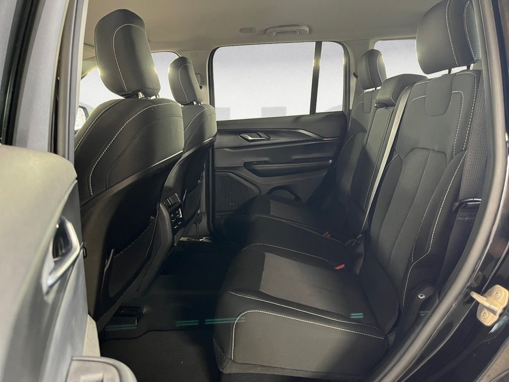 Jeep Grand Cherokee LAREDO 2023