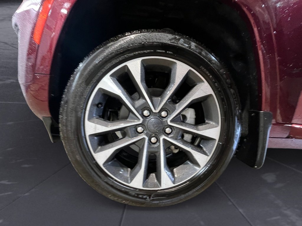 Jeep Grand Cherokee OVERLAND 2023