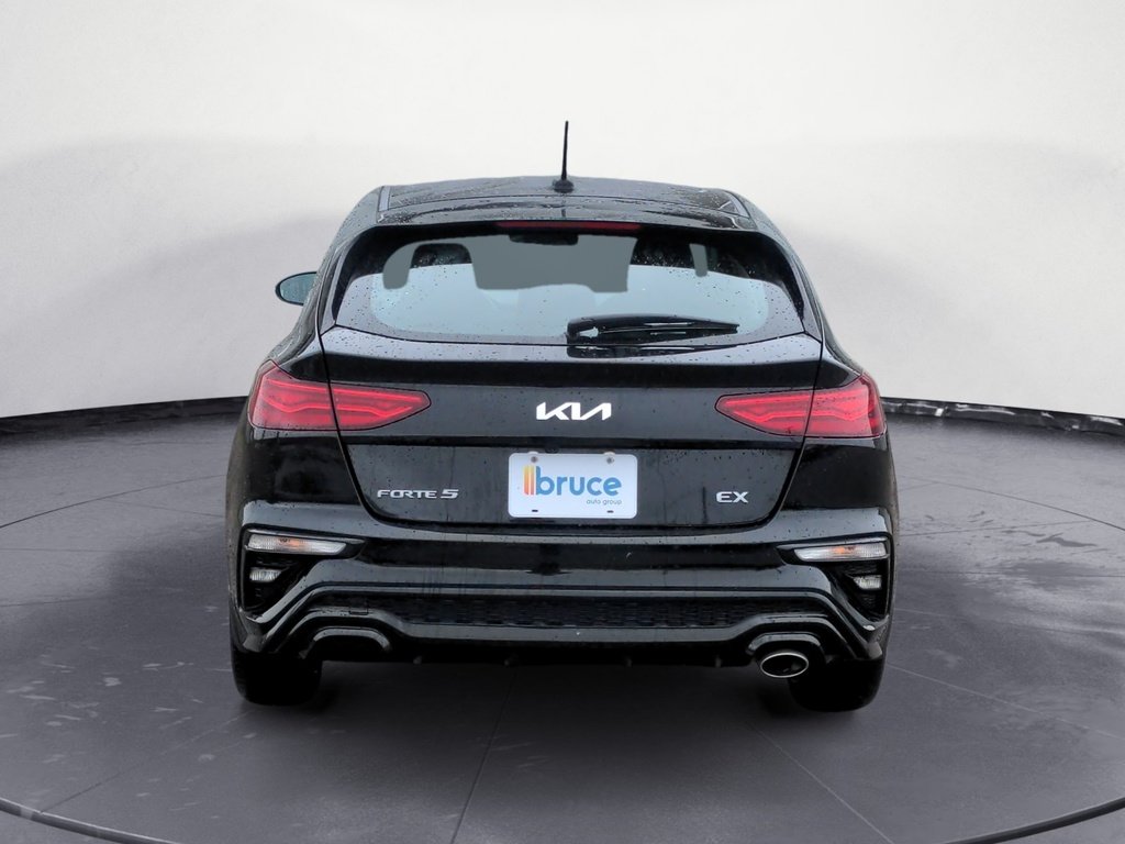 Kia Forte5 EX 2024