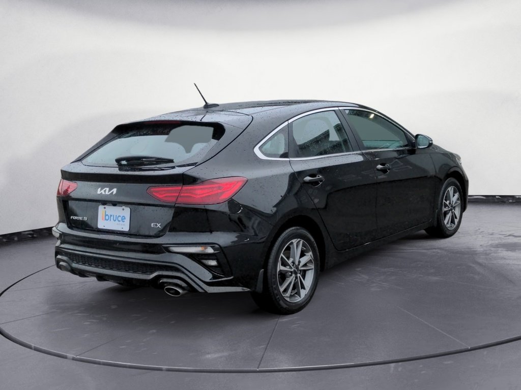 Kia Forte5 EX 2024