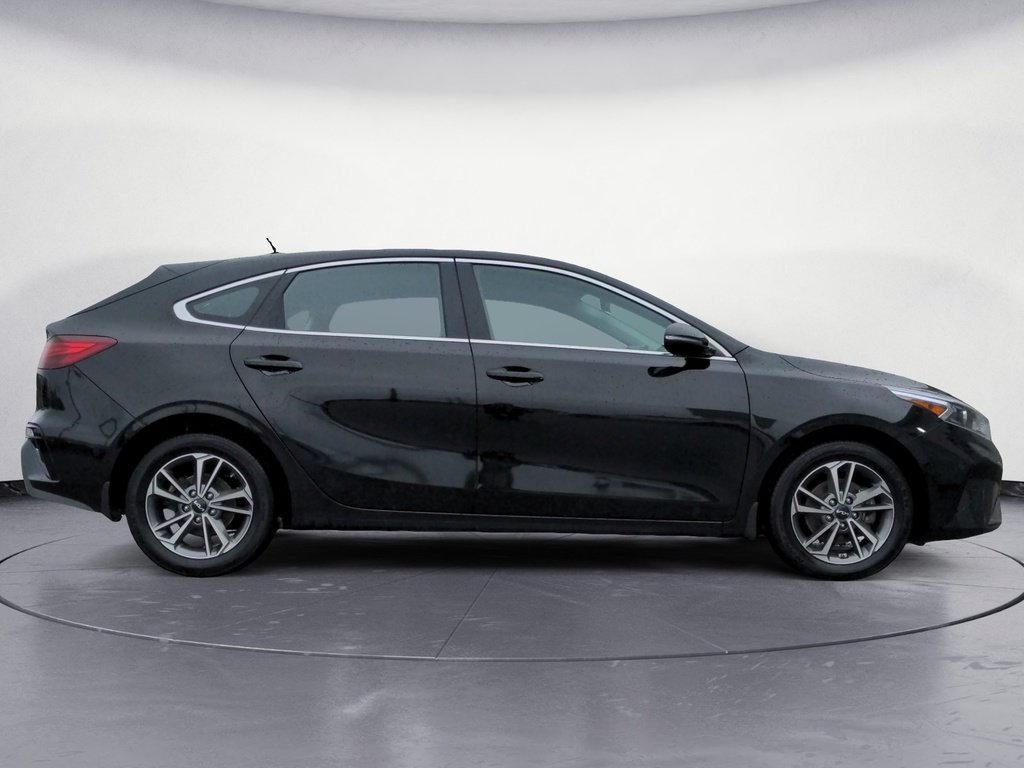 Kia Forte5 EX 2024
