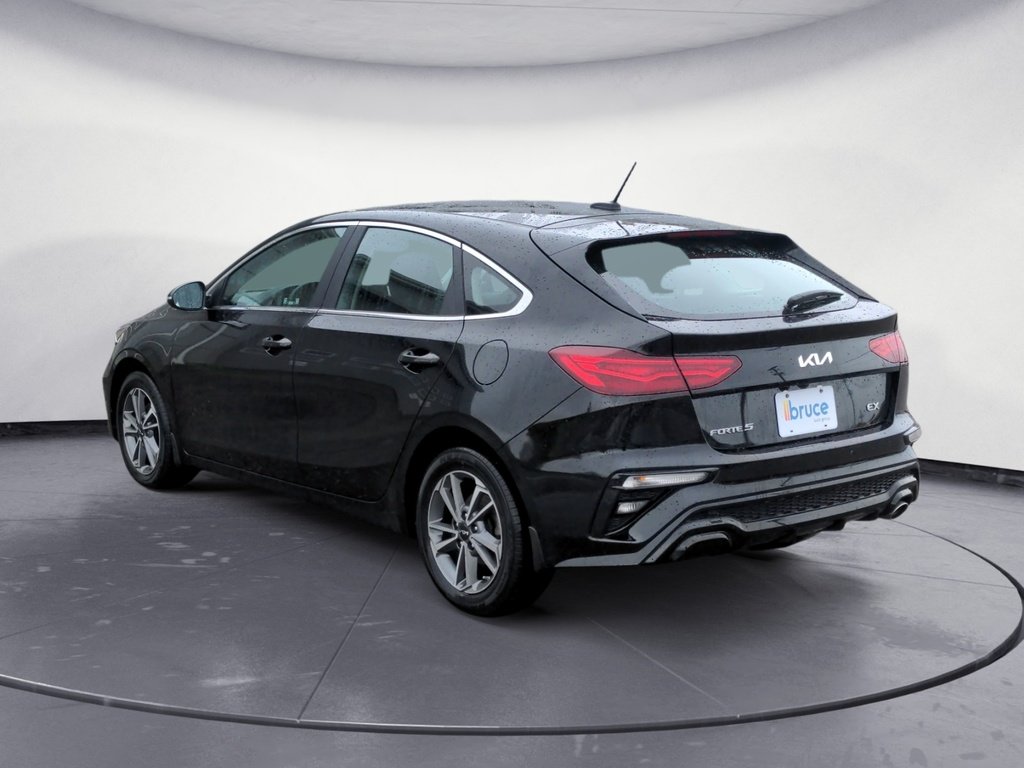 Kia Forte5 EX 2024