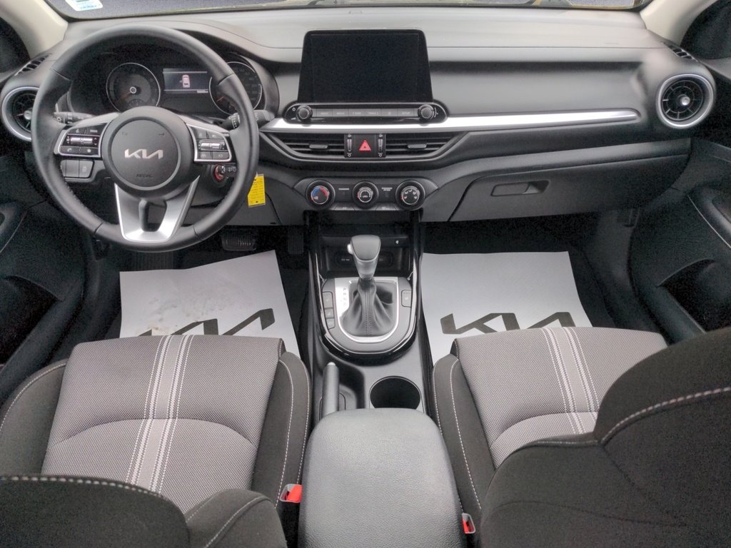 Kia Forte5 EX 2024