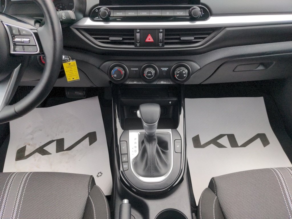 Kia Forte5 EX 2024