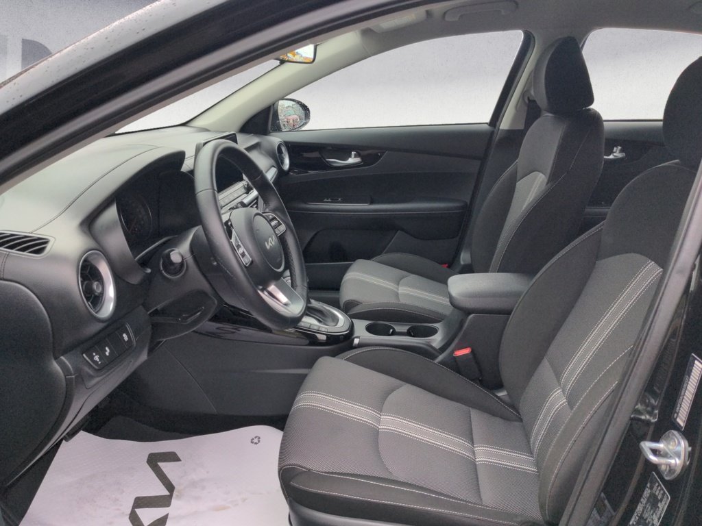 Kia Forte5 EX 2024