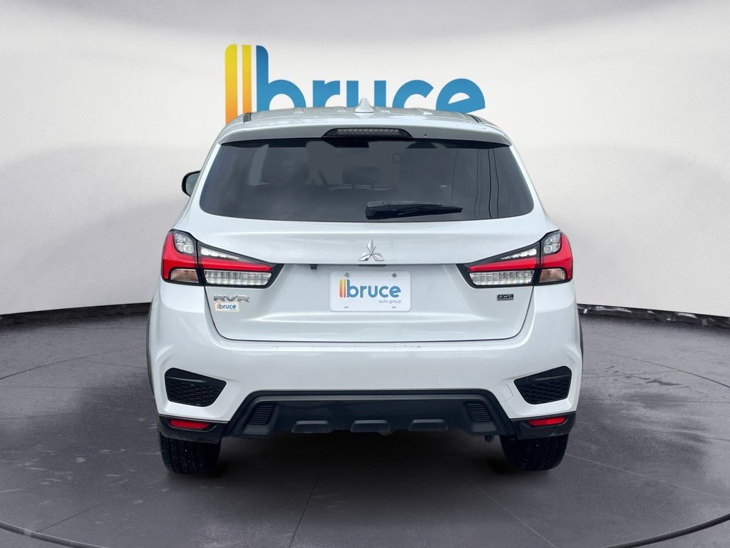 2022 Mitsubishi RVR SE