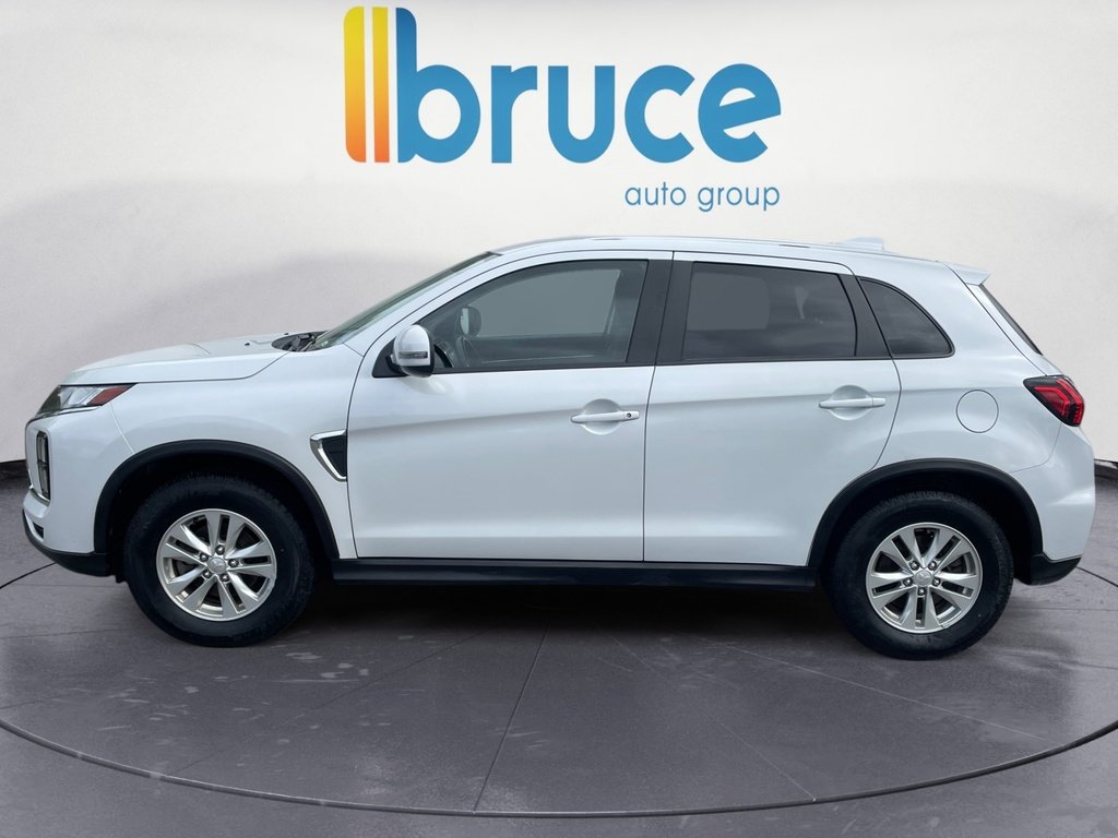 2022 Mitsubishi RVR SE