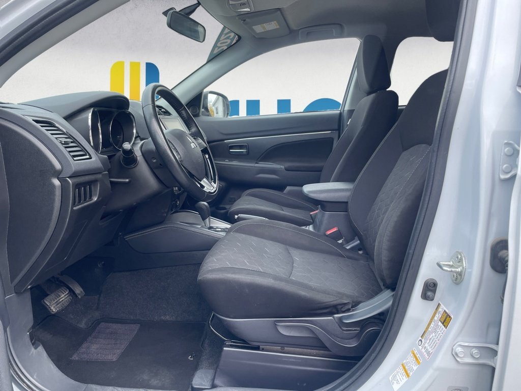 2022 Mitsubishi RVR SE