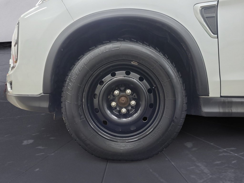 2023 Mitsubishi RVR SE