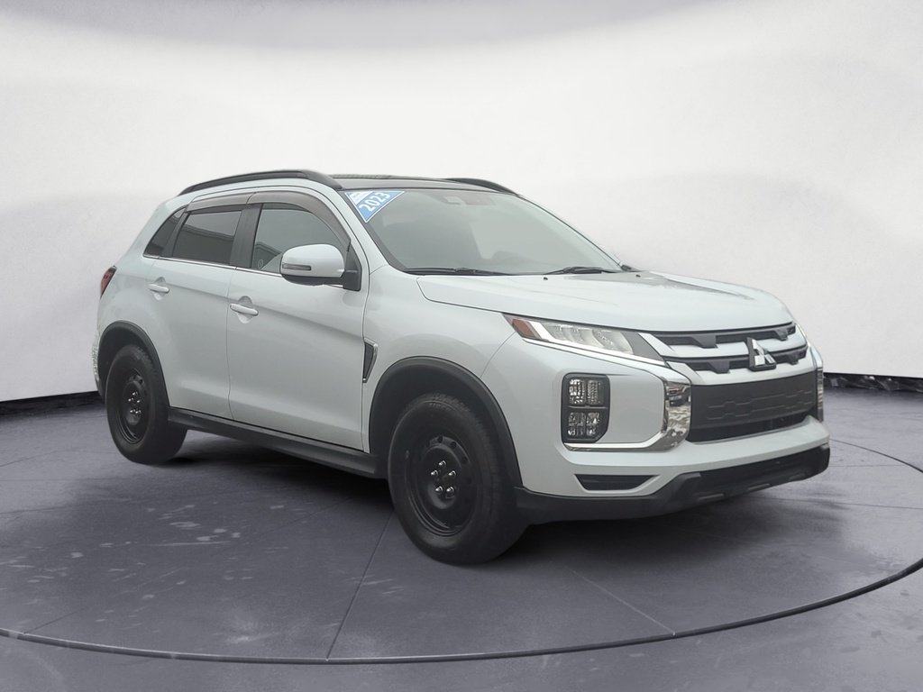 2023 Mitsubishi RVR SE