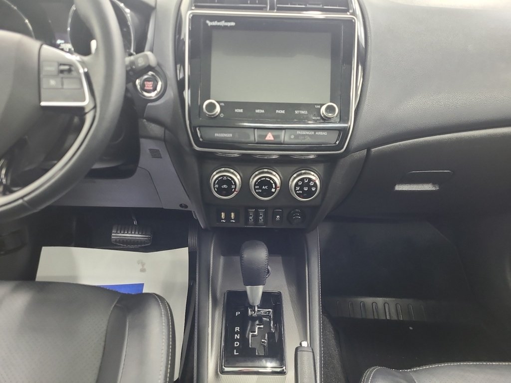 2023 Mitsubishi RVR SE