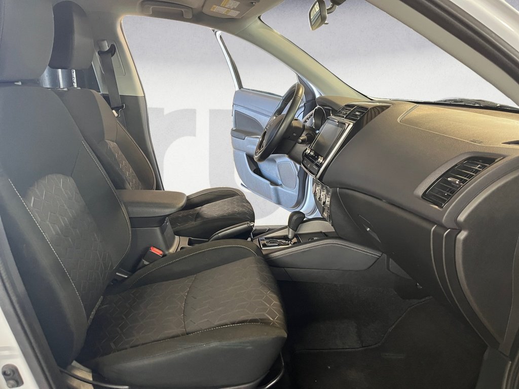 2024 Mitsubishi RVR SE