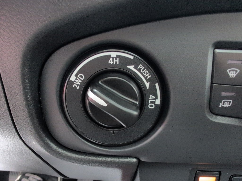 2024 Nissan Frontier PRO-4X - Luxury 4x4 !