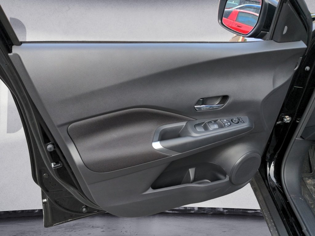 2025 Nissan Kicks Play SV! Demo Special!