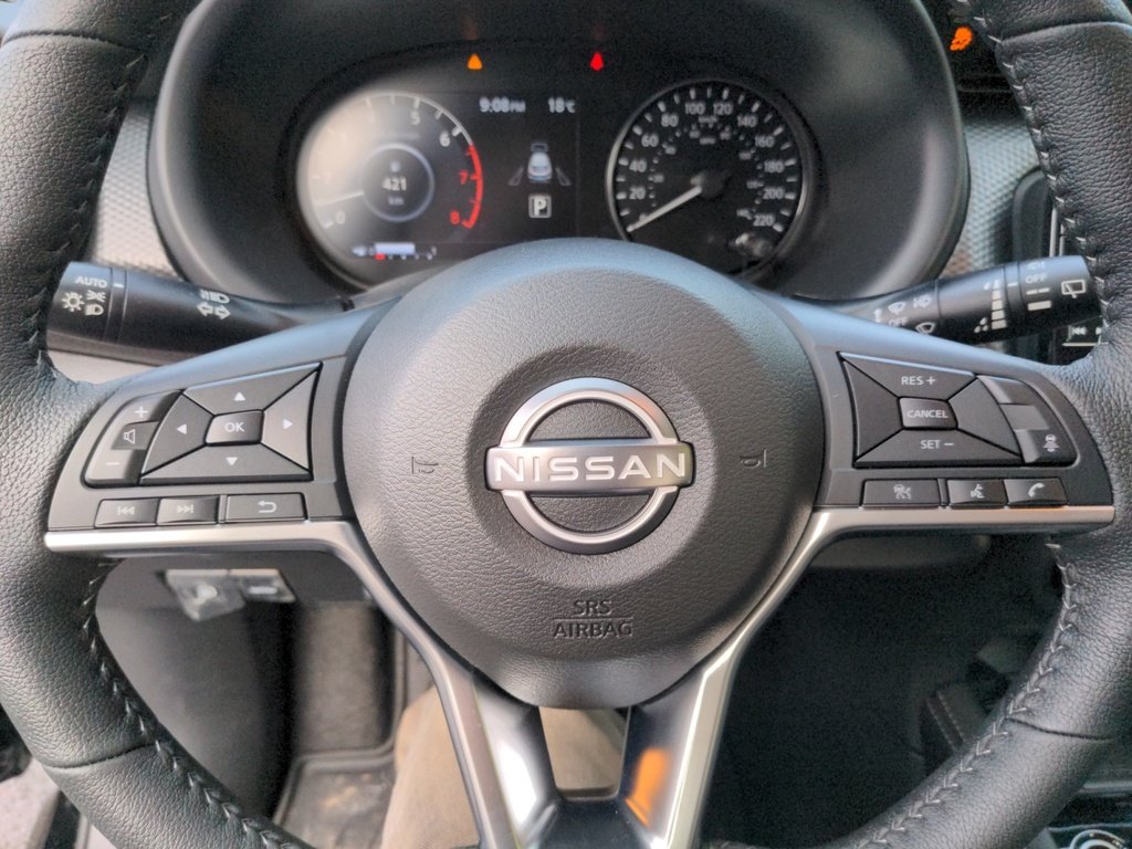 2025 Nissan Kicks Play SV! Demo Special!