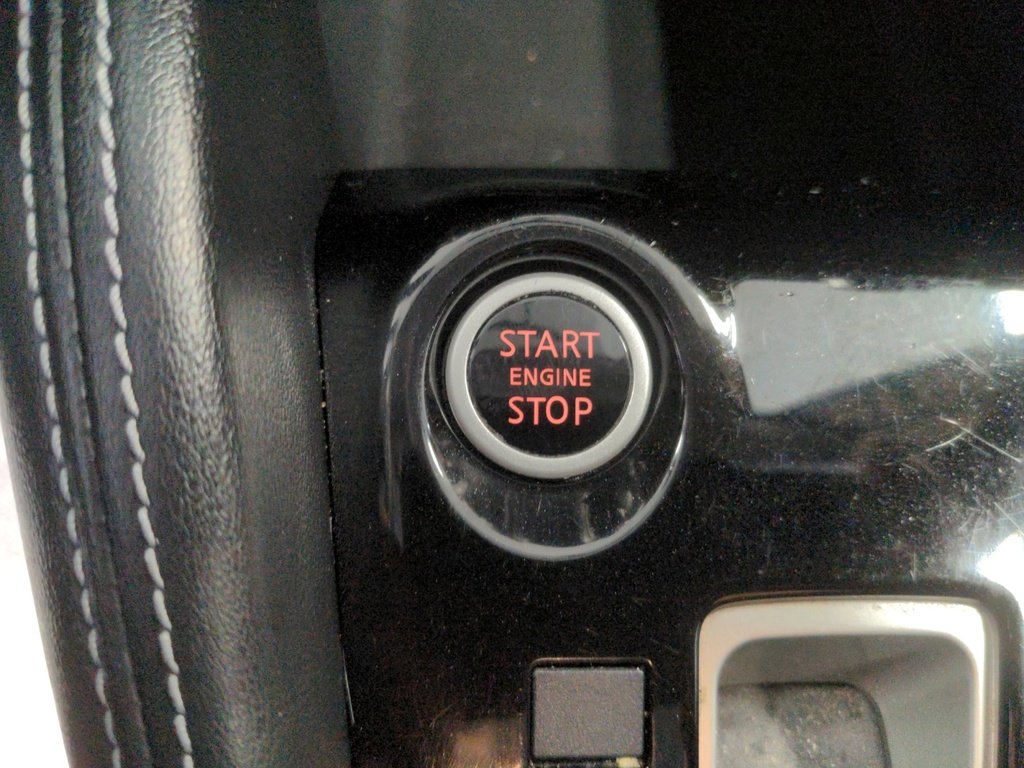 Nissan Kicks S LOW KMS 2019
