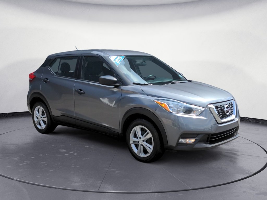 Nissan Kicks S LOW KMS 2019