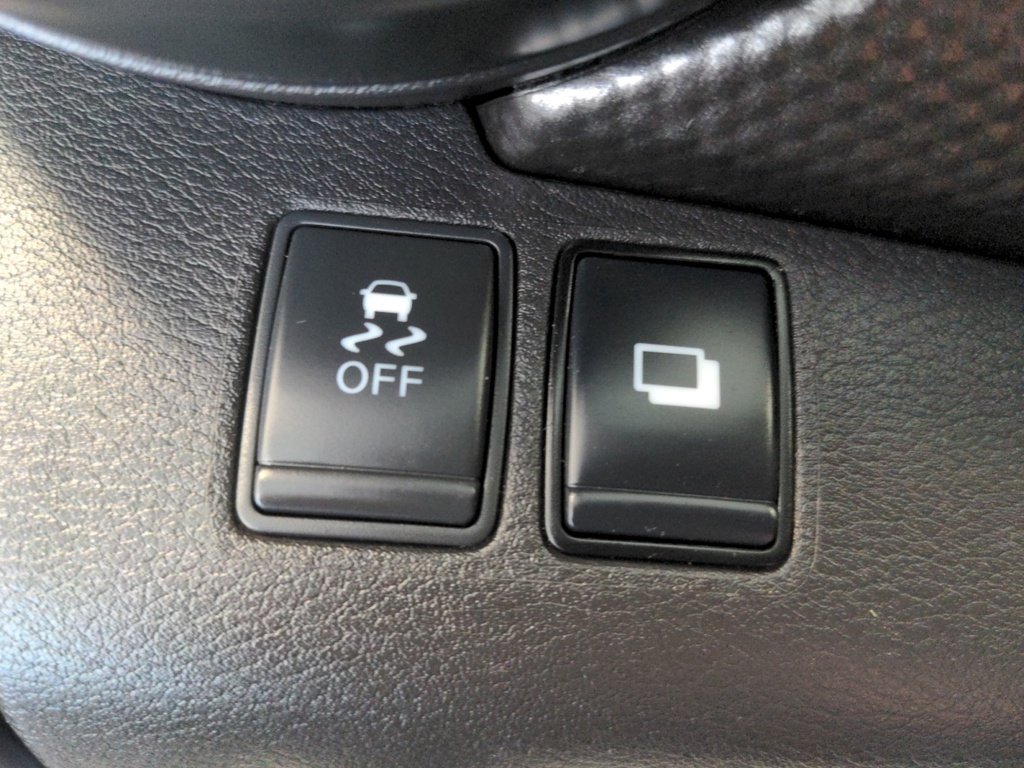 Nissan Kicks S LOW KMS 2019