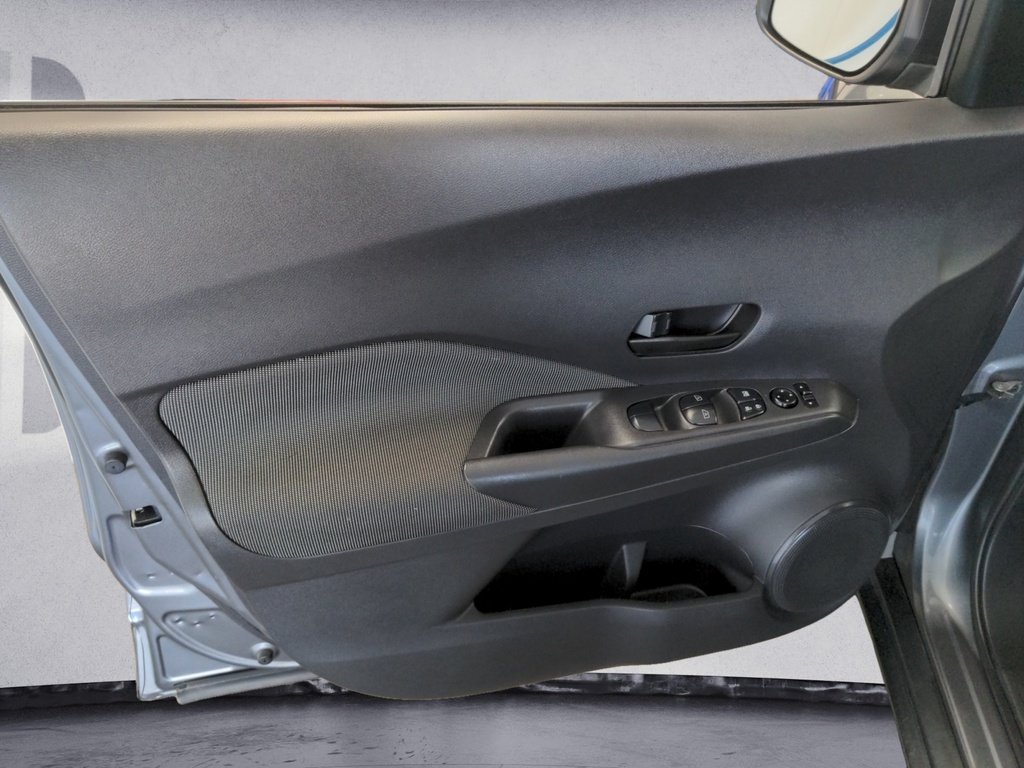 Nissan Kicks S LOW KMS 2019