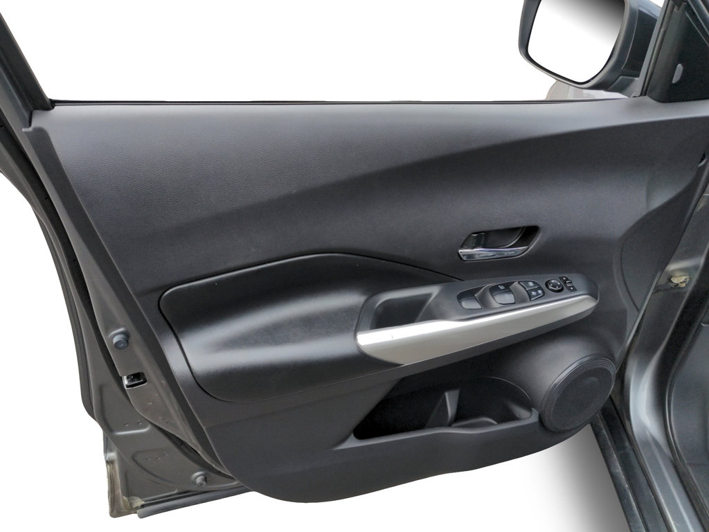 2019 Nissan Kicks SR!