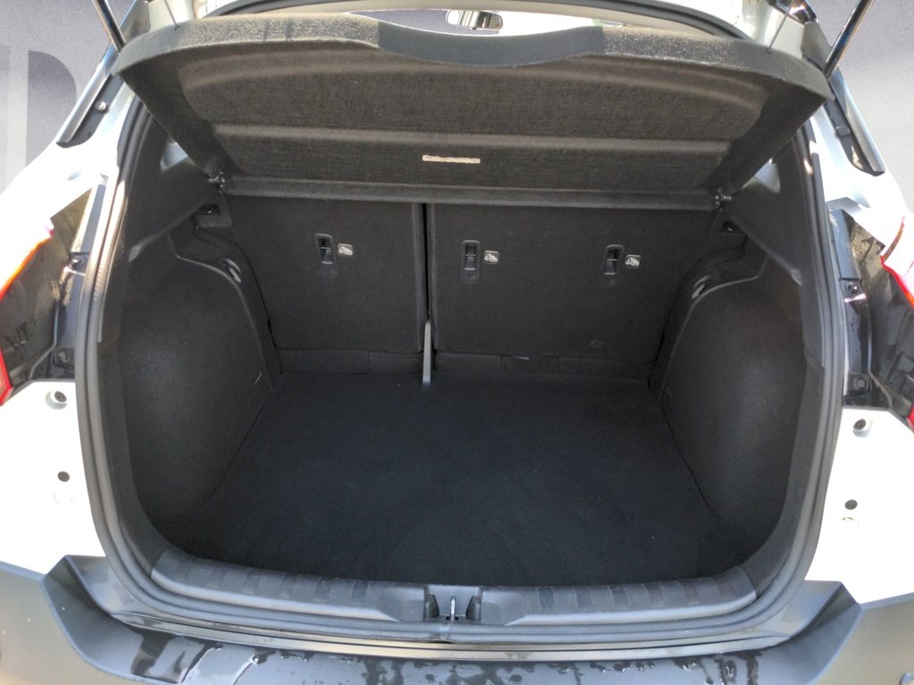 2020 Nissan Kicks SR LOW KMS!