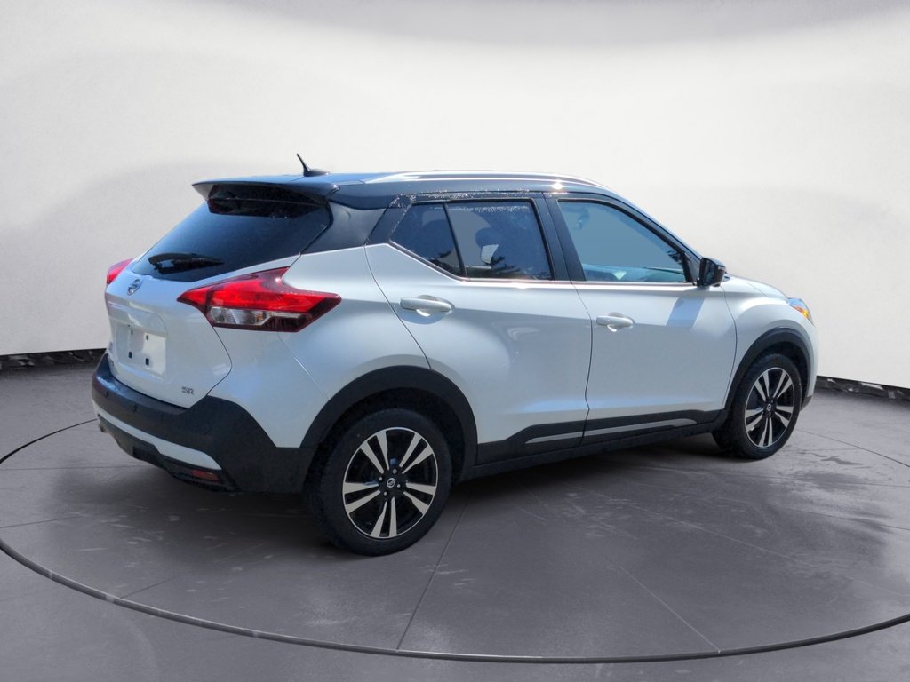 2020 Nissan Kicks SR LOW KMS!