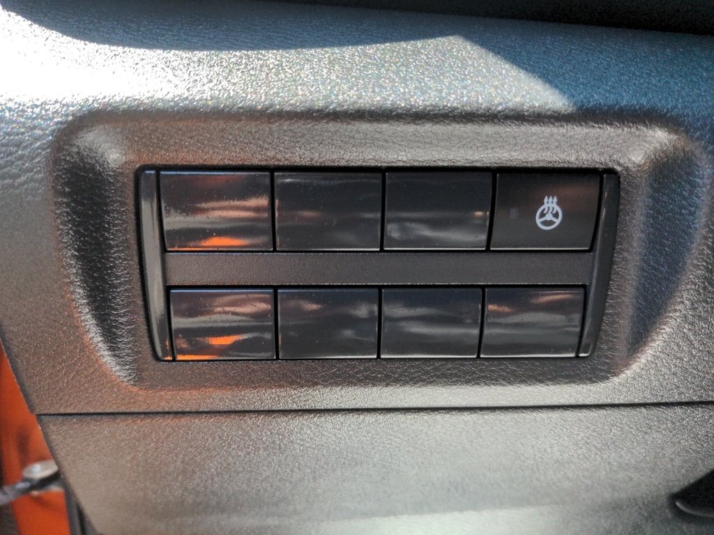 2021 Nissan Kicks SR LOW KMS!