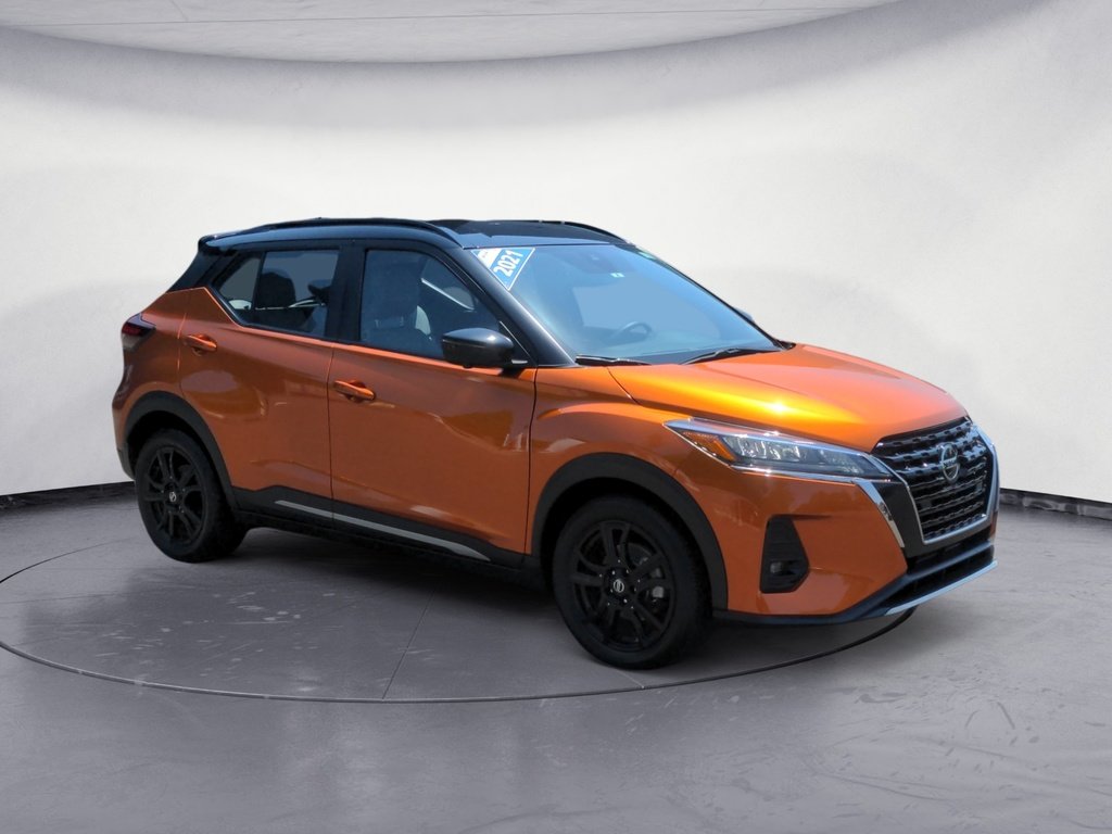 2021 Nissan Kicks SR LOW KMS!