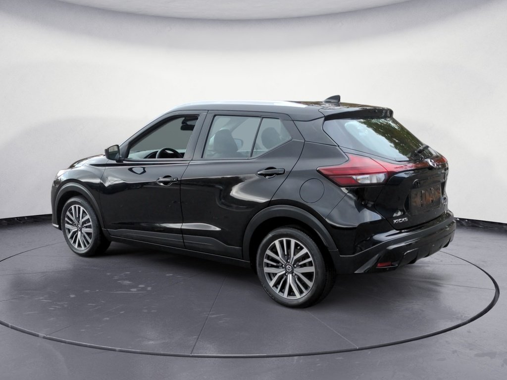 Nissan Kicks SV LOW KMS! 2021