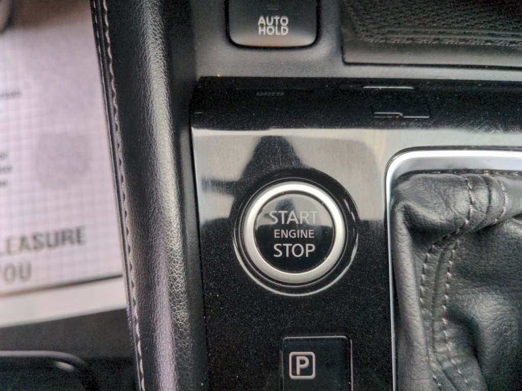 Nissan Kicks SV LOW KMS! 2021